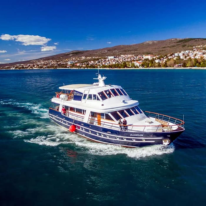 Kamelija boat