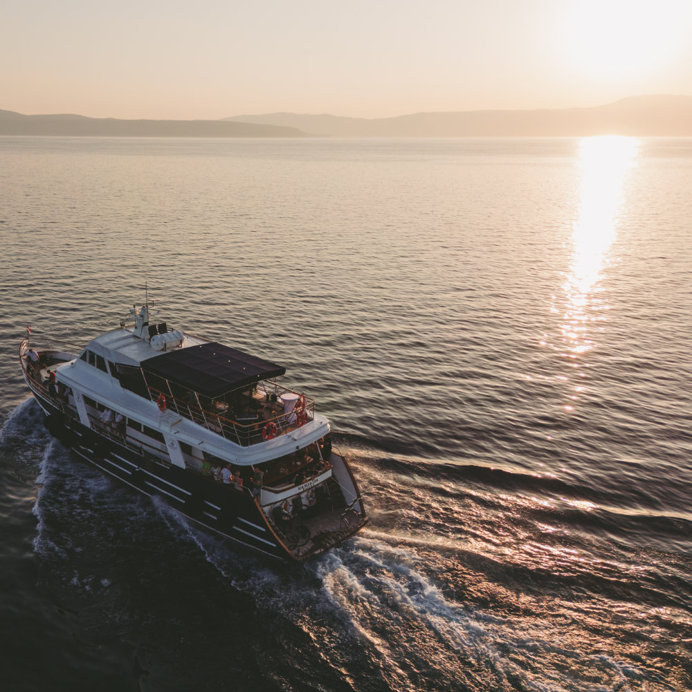 Sunset Cruise photograph from the starter